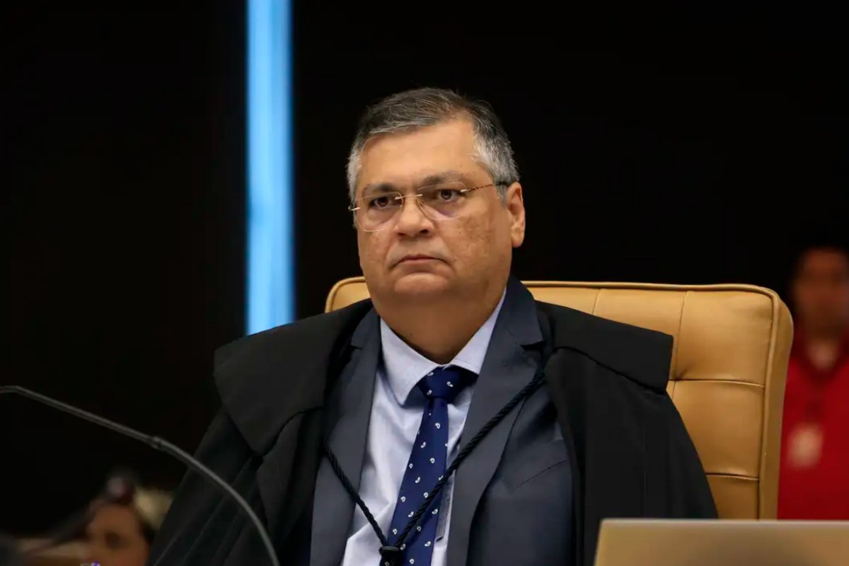 Congresso vê atuação do governo Lula por trás de decisão de Dino sobre emendas e articula reação