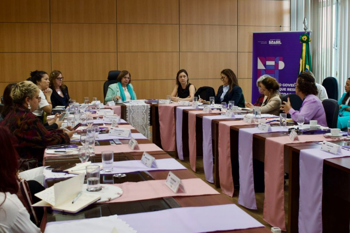 Governo quer apoio de times de futebol contra feminicídio