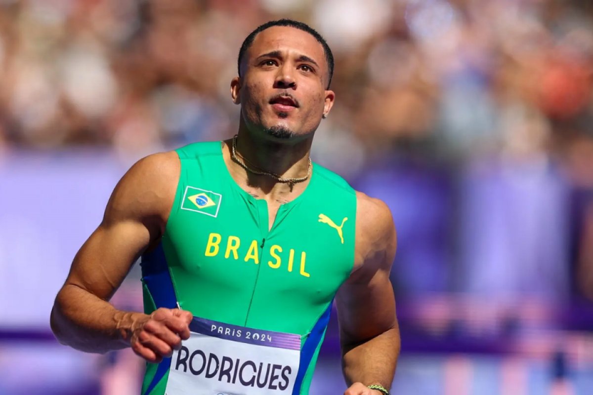 Com 10º tempo, Eduardo de Deus passa às semifinais dos 110m com barreira