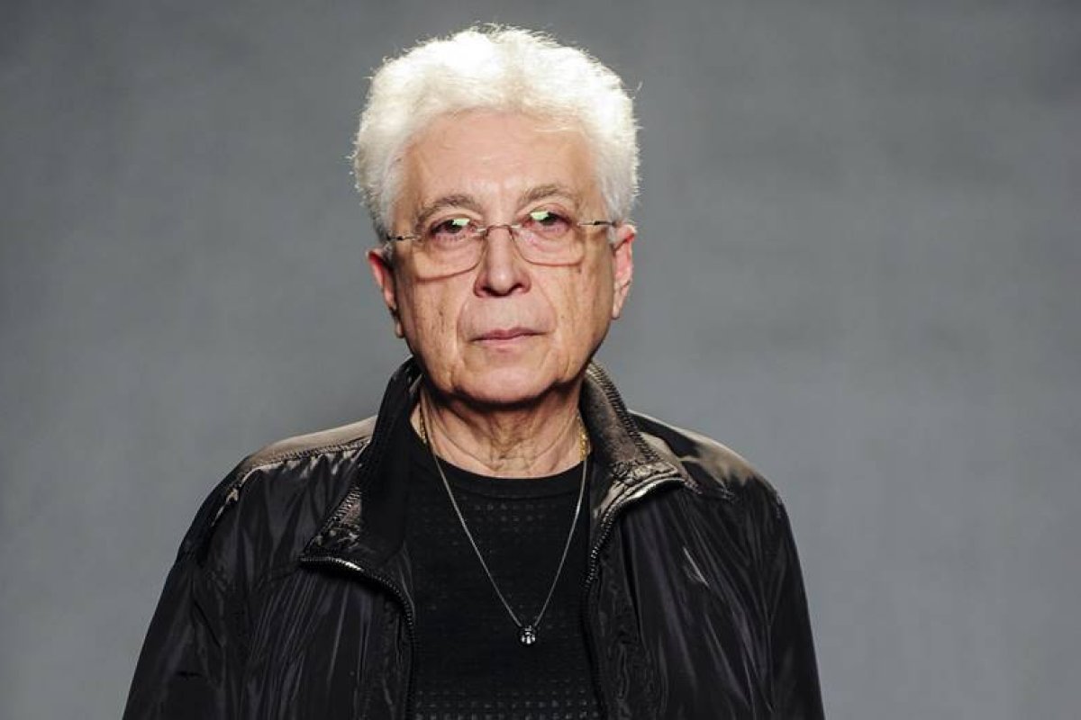 Após paquerar Padre Fábio de Melo, Aguinaldo Silva se arrepende e apaga post