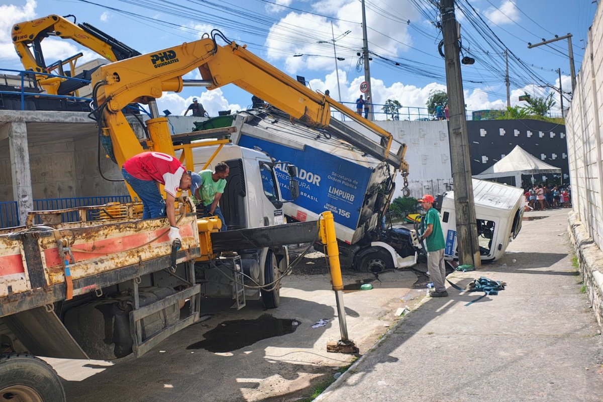 Motorista de caminhão de lixo morre após mal súbito em Salvador