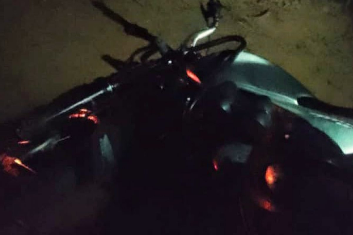 Motociclista morre após colidir com animais em rodovia na Bahia