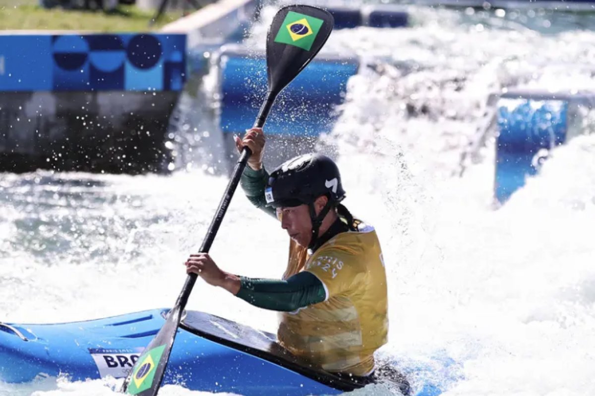 Canoísta Ana Sátila encerra participação em Paris com oitavo lugar no caiaque cross