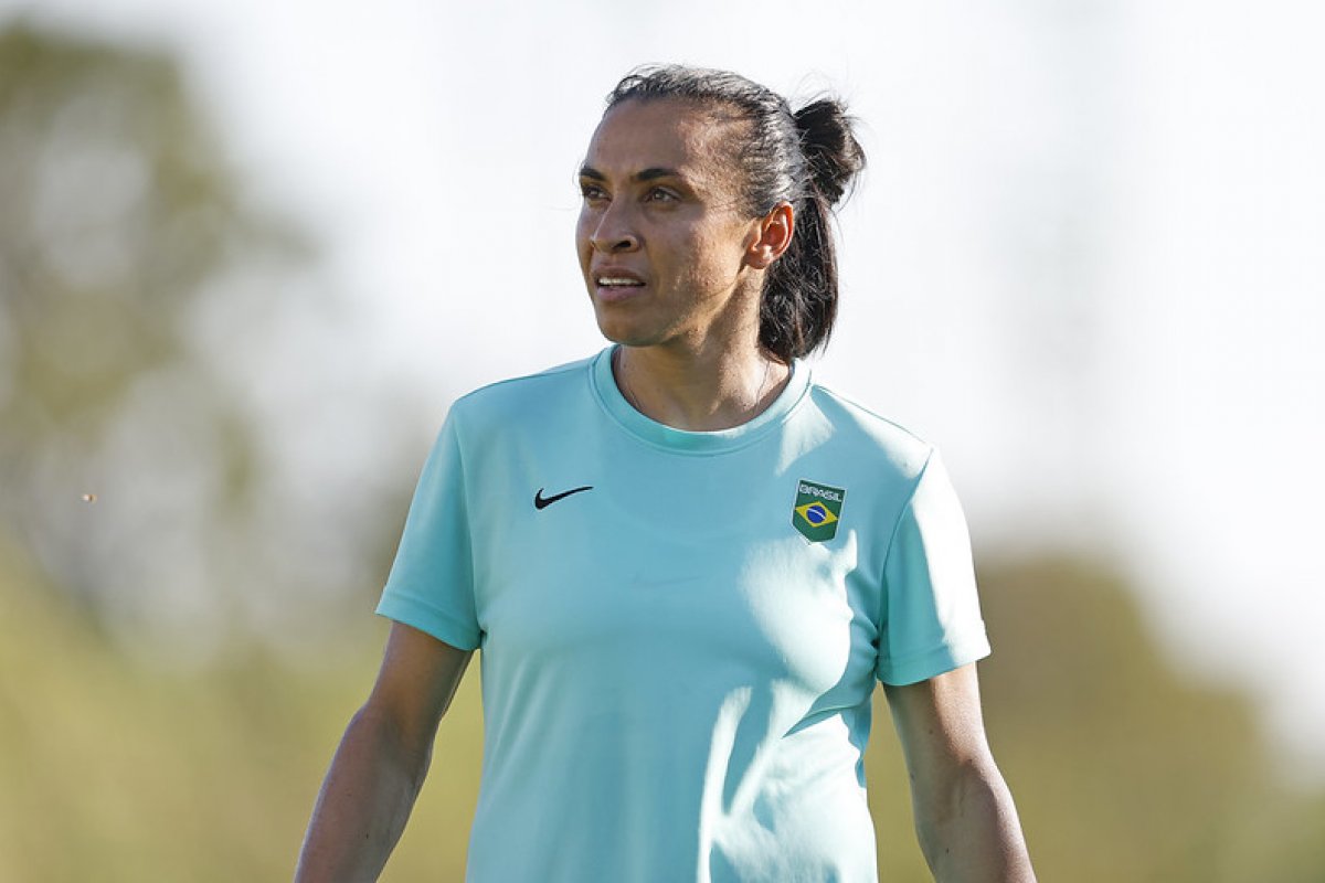 CBF recorre ao Tribunal Arbitral do Esporte para evitar Marta fora das semis