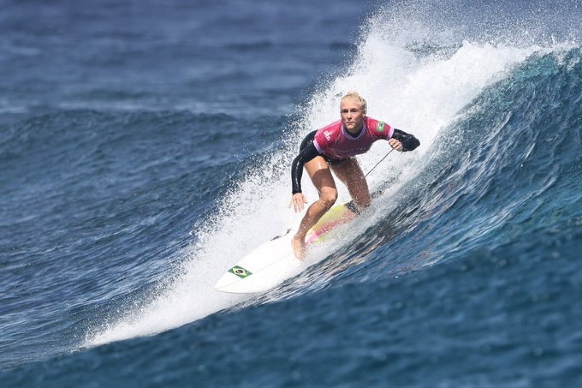 Tatiana Weston-Webb vence e está na final do Surfe Feminino