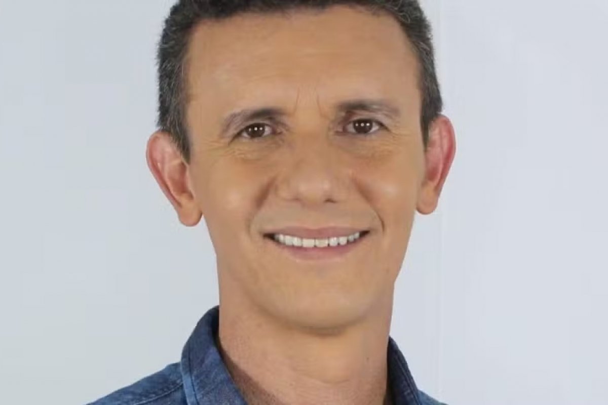 Professor e ex-vereador de cidade baiana morre em acidente de carro