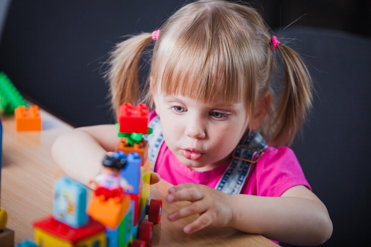 Por que meninas demoram mais para receber diagnóstico de autismo?