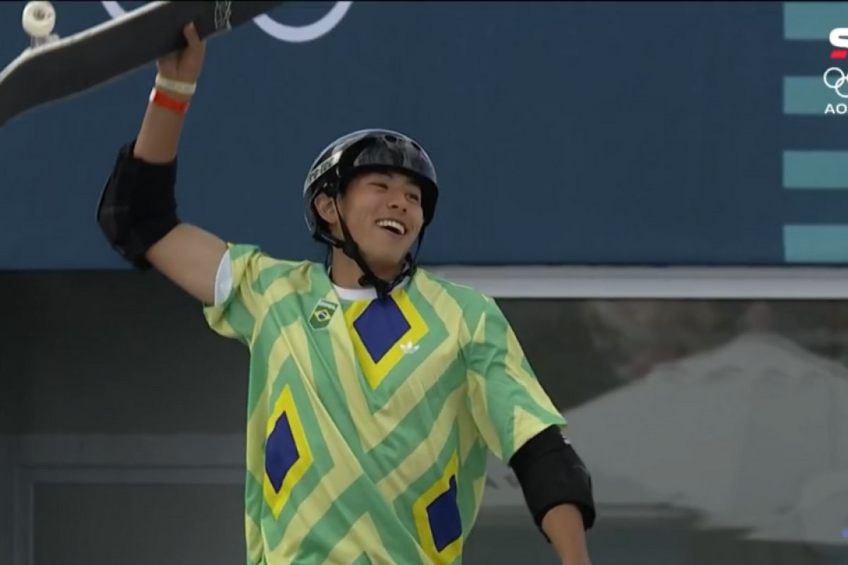 Augusto Akio supera pressão, faz 'volta perfeita' e garante bronze no skate
