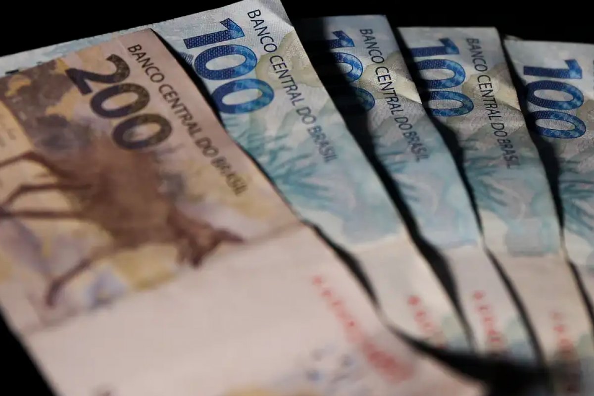 Brasileiros ainda têm R$ 8,5 bilhões para sacar, segundo BC