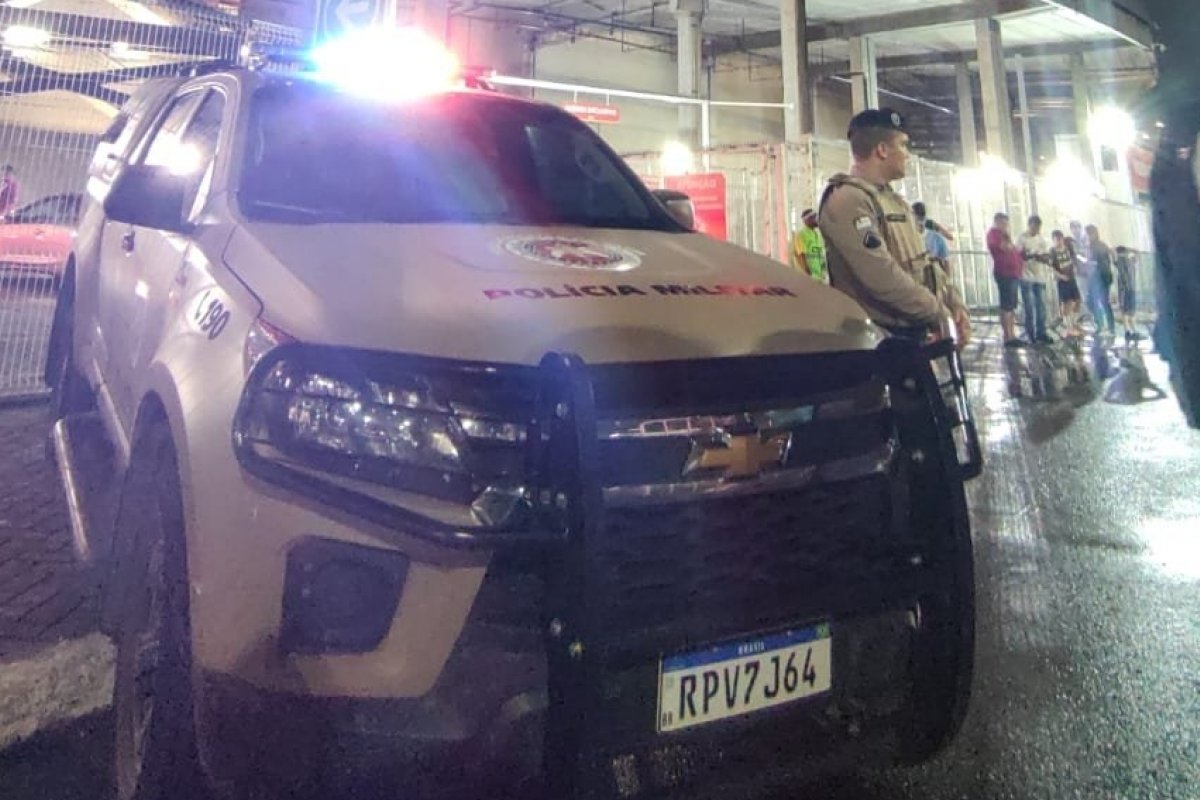 Homem é preso em flagrante suspeito de arrombar carros em bairro de Salvador
