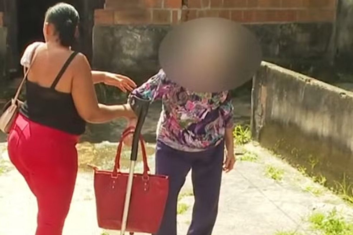 Idosa é resgatada de casa em condições precárias na Bahia após denúncias de maus tratos
