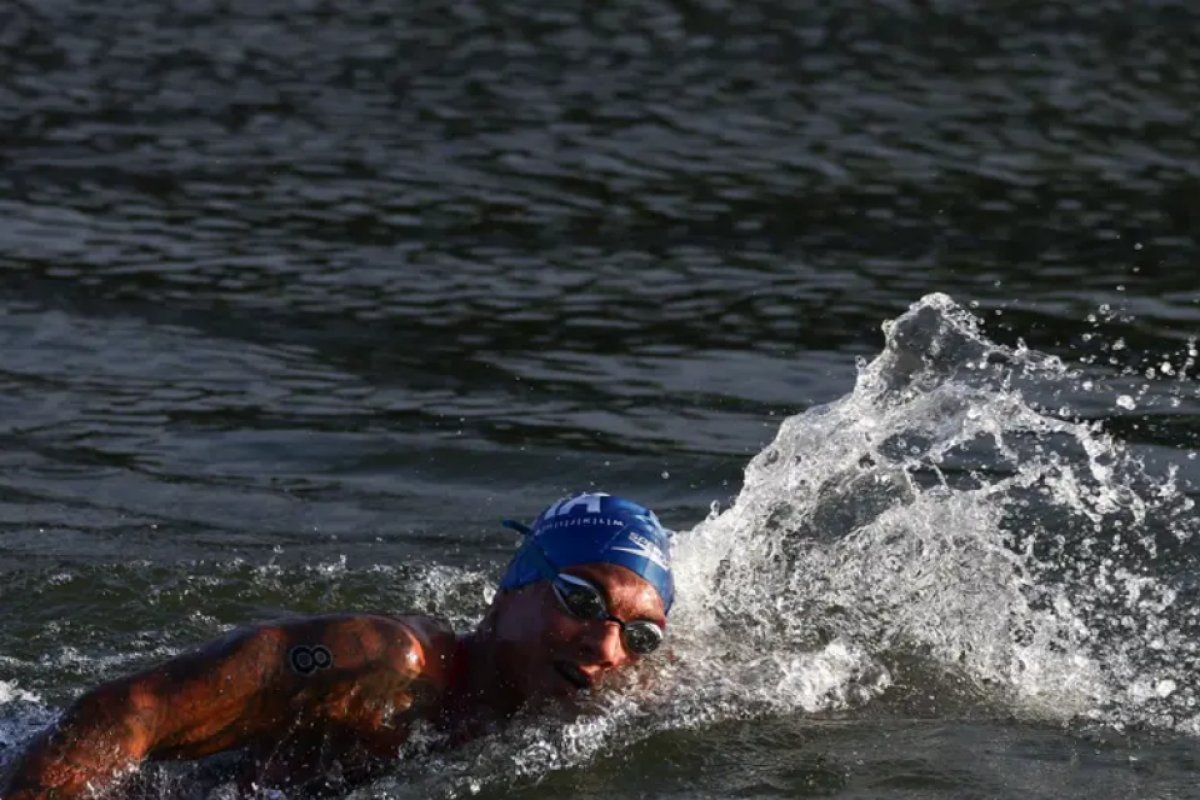 Ouro em Tóquio, Ana Marcela encerra maratona aquática em quarto e frustra sonho pelo bi olímpico