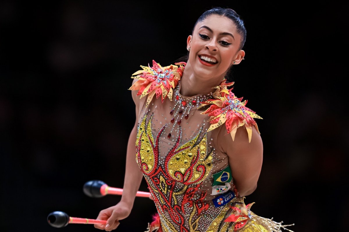 Babi Domingos garante 1ª final olímpica individual da ginástica rítmica