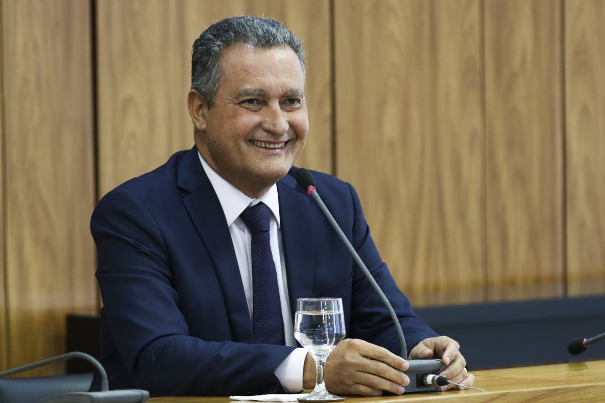 Sob comando de Rui Costa, compra de respiradores pelo Consórcio Nordeste foi cercada de fraudes, diz revista