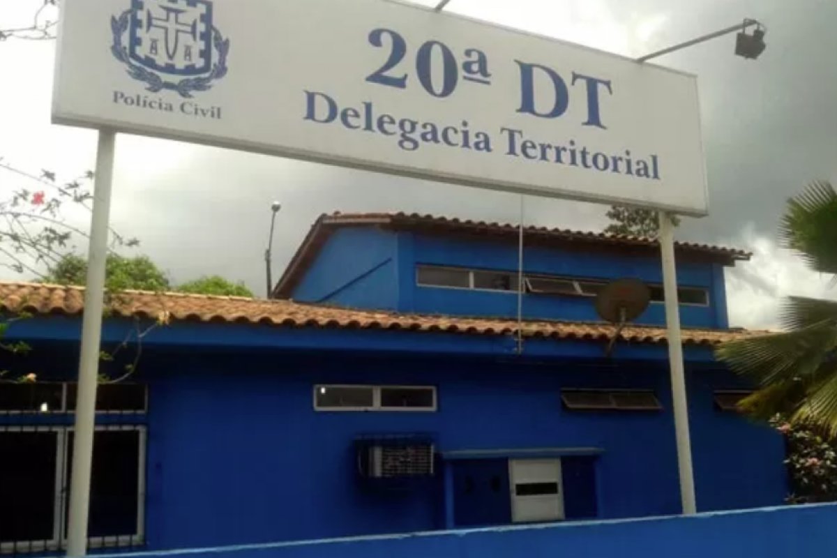 Discussão entre estudantes dentro de ônibus escolar termina com adolescente esfaqueado na Bahia