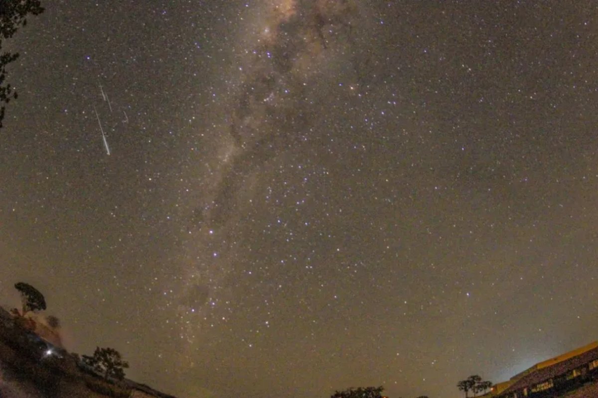 Chuva de meteoros atinge pico a partir deste domingo (11); veja como observar