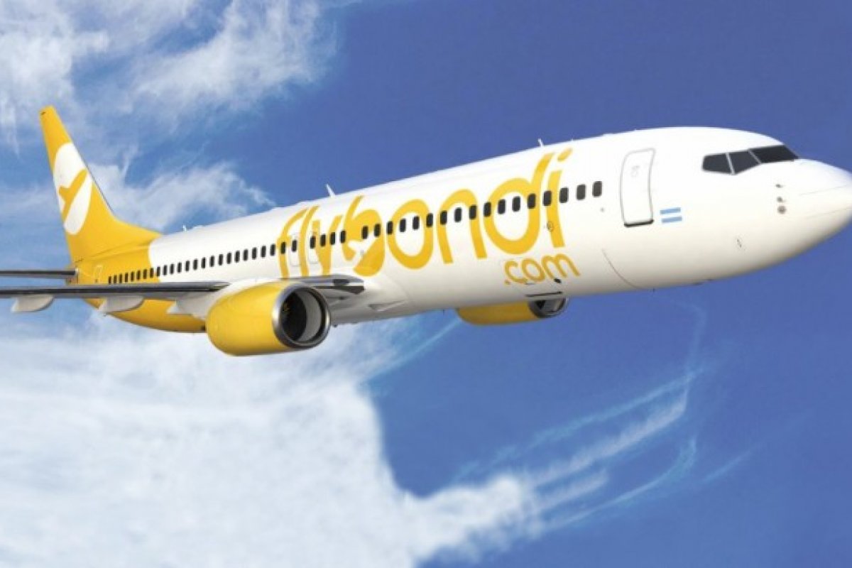 A companhia aérea low cost Flybondi começa a voar de SP a Buenos Aires