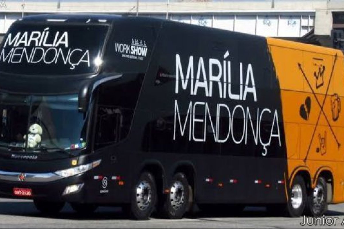 Ônibus que pertenceu a Marília Mendonça vai a leilão e é arrematado por R$ 1,6 milhão. Conheça os novos donos!