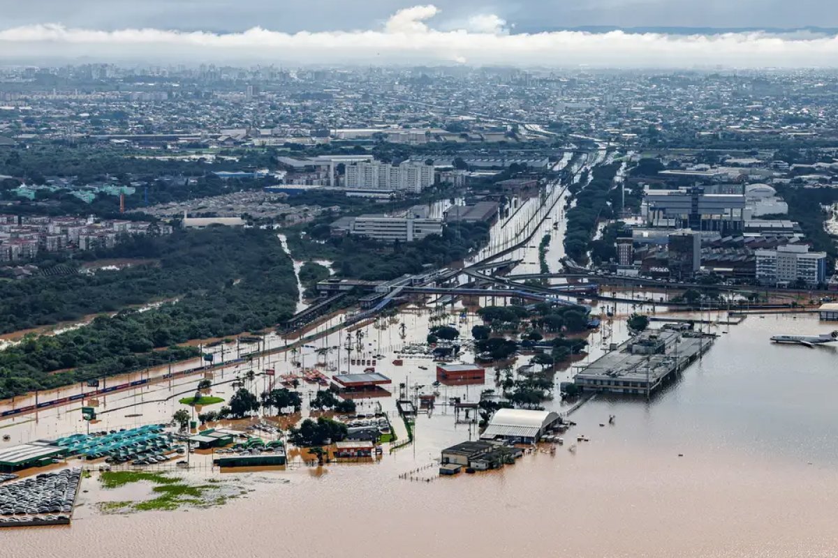 Governo Federal destina cerca R$ 1,1 bi para reconstrução de casas destruídas nas enchentes do RS