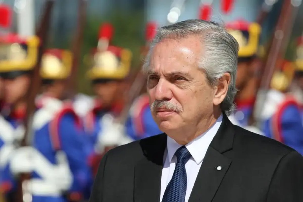 'Nunca bati em uma mulher', diz Fernández após ser acusado de agressão por ex-companheira