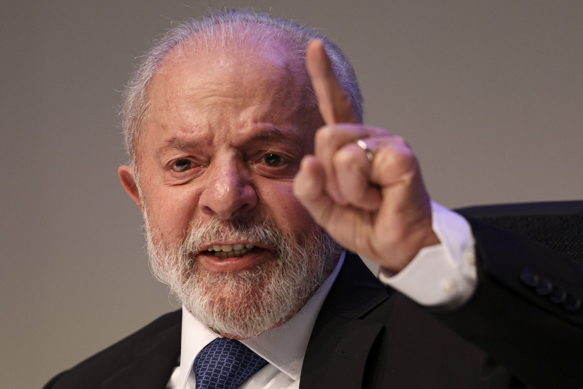 Lula diz que redução da taxa de juros é uma 'briga eterna'