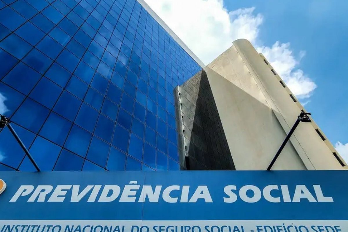 INSS e servidores se reúnem para tentar fechar acordo e encerrar greve que completa um mês