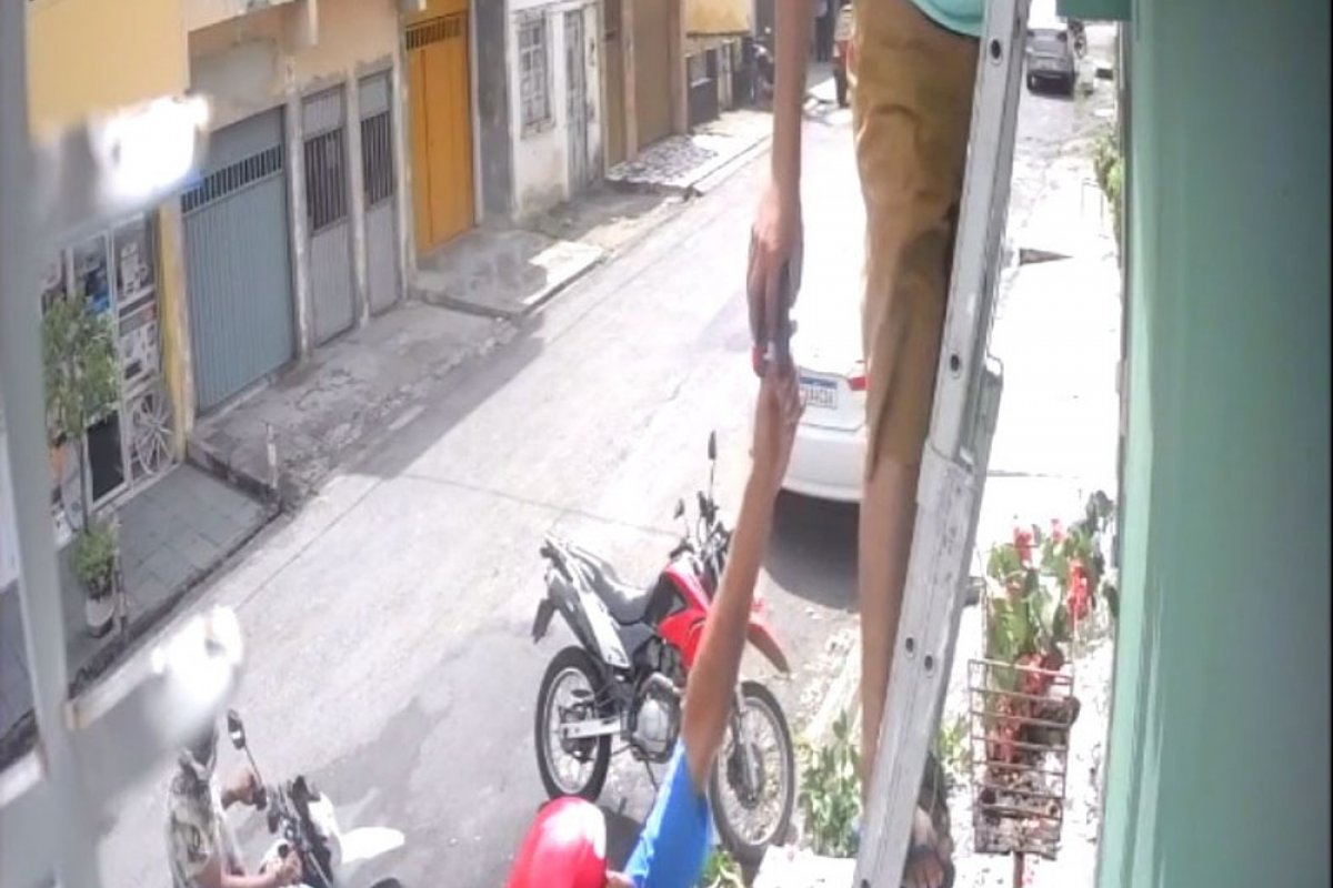 Homem é assaltado enquanto instalava câmara de segurança no sul da Bahia