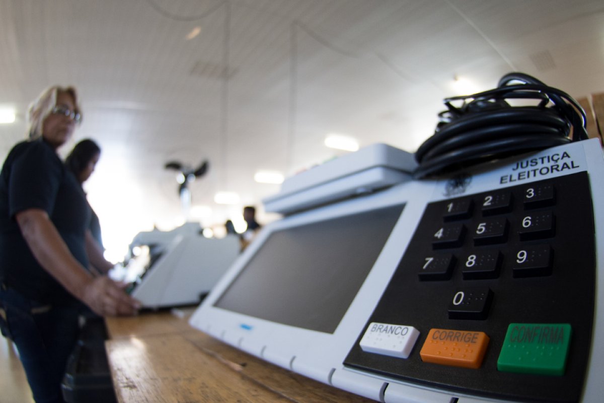 Eleição tem 103 mil candidatos a menos que em 2020, uma queda de 18%