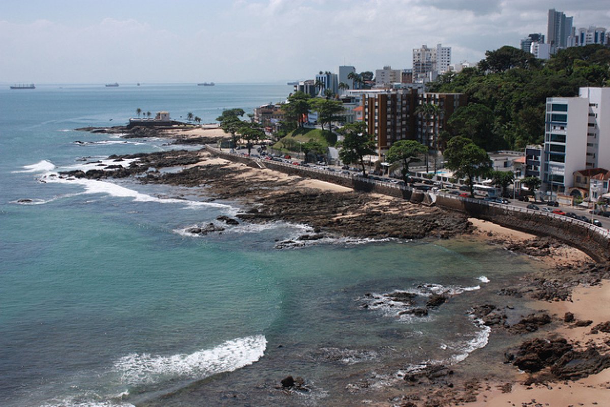 Salvador tem 25 praias impróprias para banho neste domingo