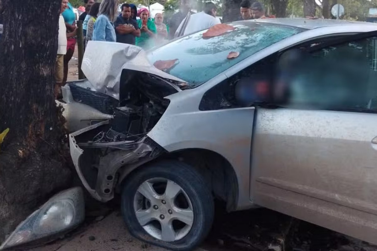 Acidente deixa uma pessoa morta e outra ferida na Bahia