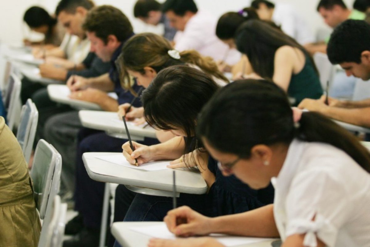 Concursos abrem mais de 14 mil vagas em 11 estados do país
