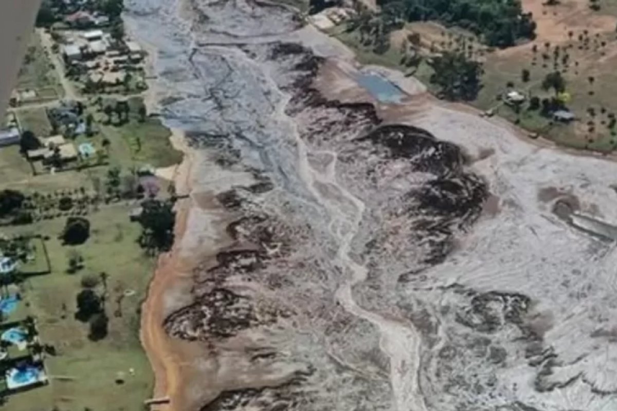 Barragem de represa em condomínio de luxo se rompe em MS