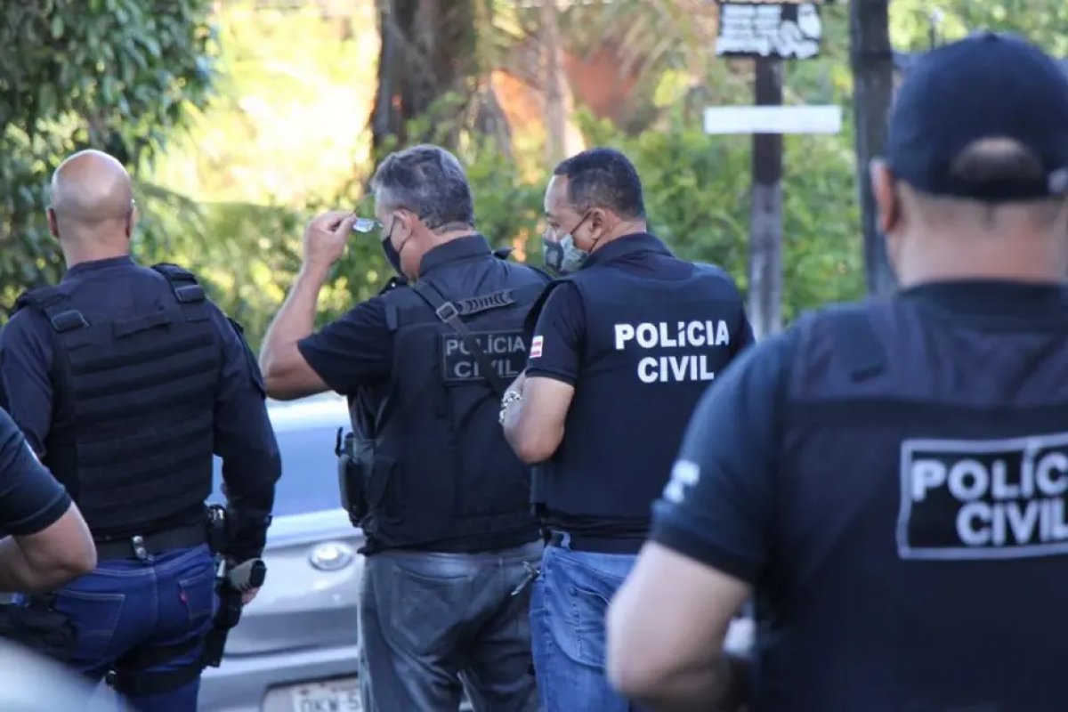 Procurado por estupro é preso enquanto praticava roubos em Salvador