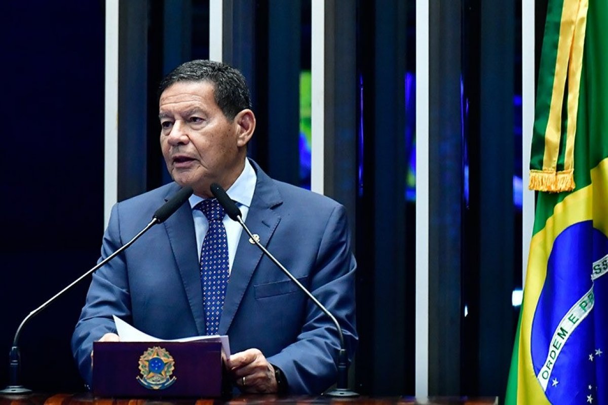 Vídeo: Mourão diz que 'arbitrariedades' do Judiciário prejudicam a democracia brasileira