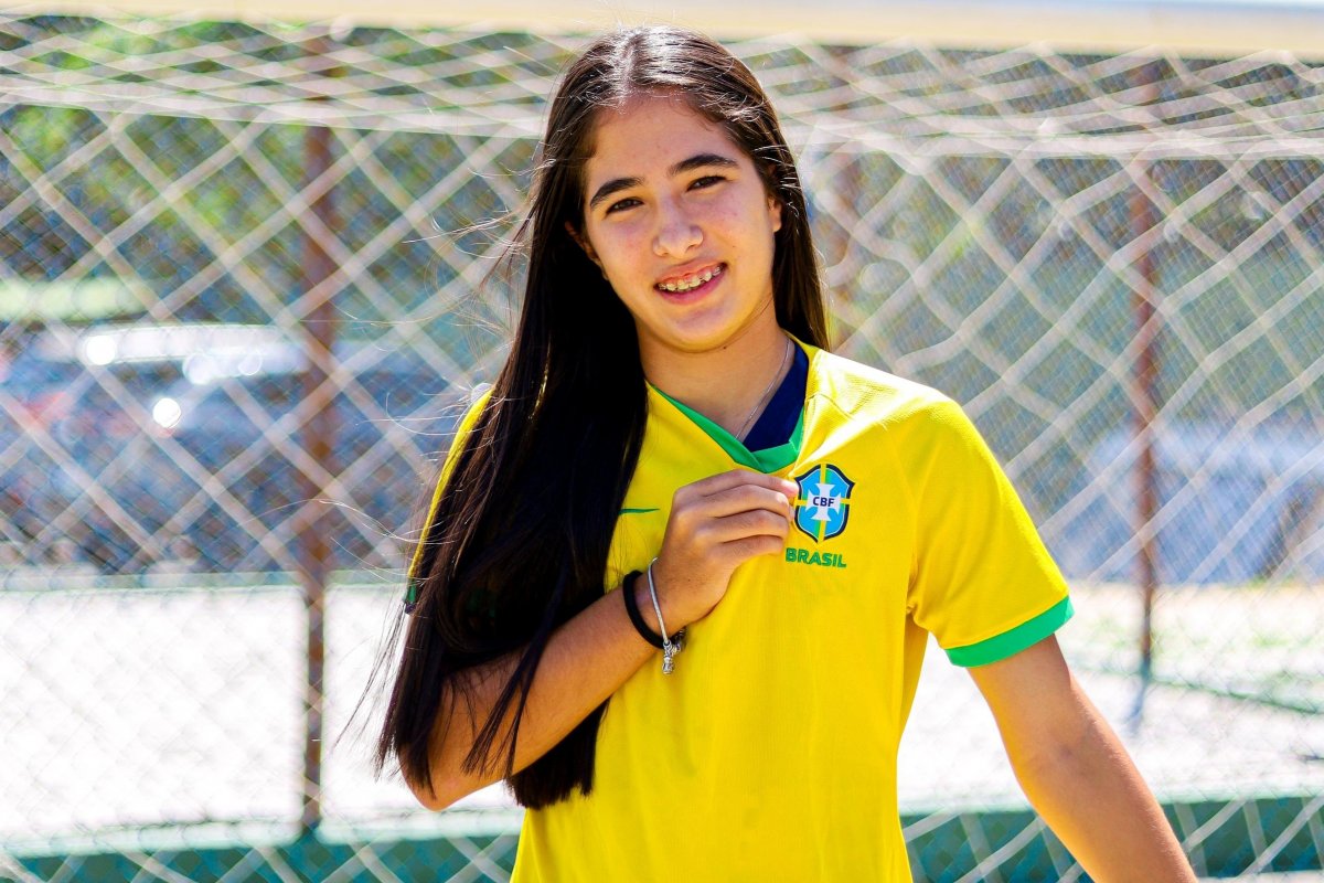 Aluna de escola de Salvador é convocada para a Seleção Brasileira de Futebol Feminino Sub-17!