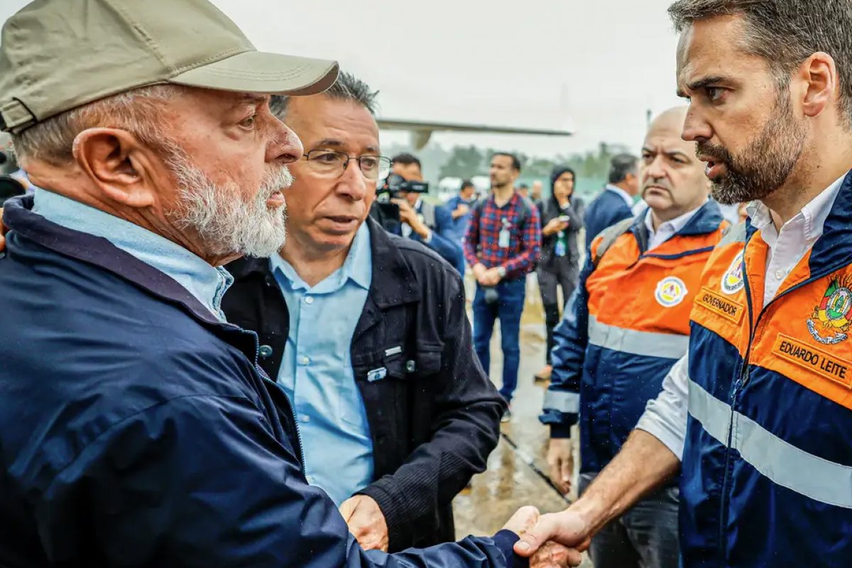 Em reunião com Lula, Eduardo Leite pede “aprimoramento” de medidas para reconstrução do RS