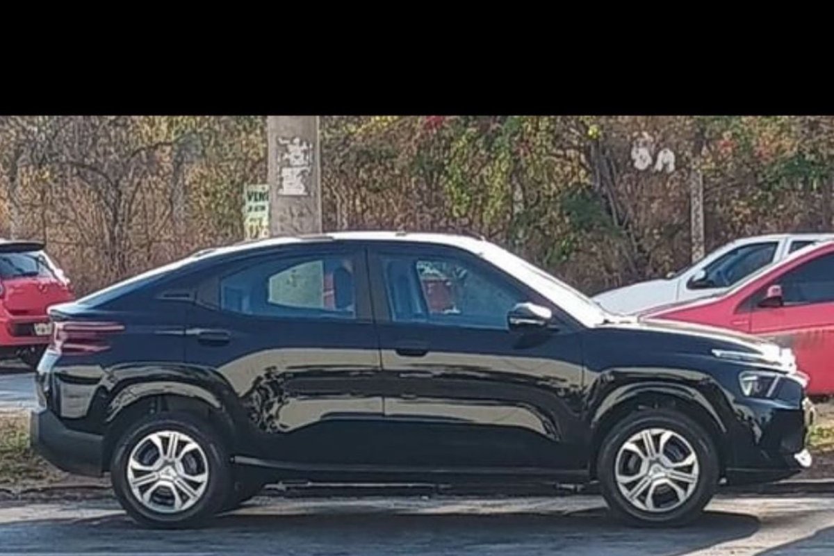 Citroën C3 Basalt é flagrado sem disfarces mostrando a versão básica