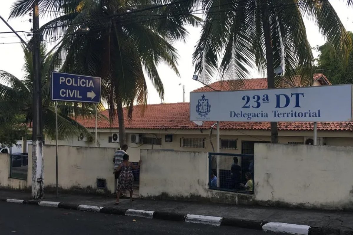 Mulher e filho com autismo são sequestrados em Lauro de Freitas