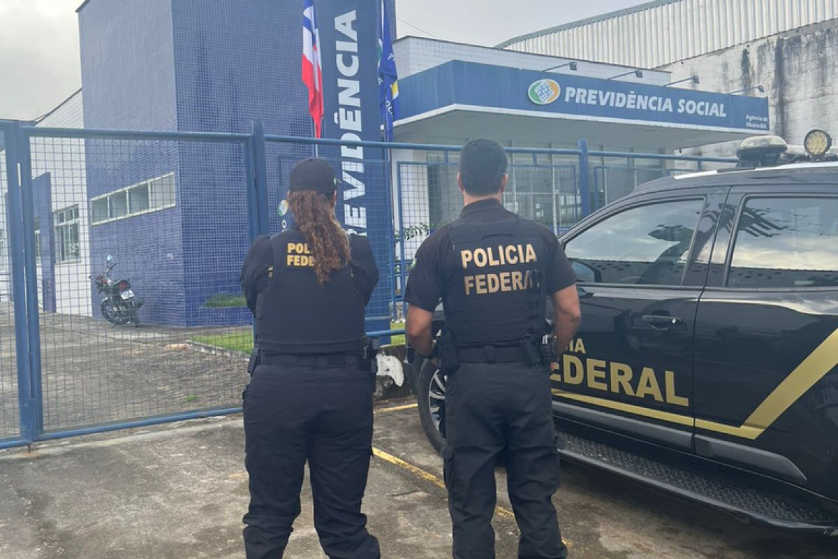 PF cumpre mandados contra grupo que fraudava empréstimos consignados na BA; estagiária usava foto de pinguim para cometer crimes