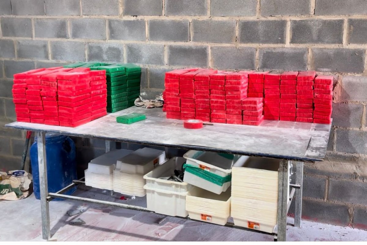 Operação da Polícia Civil prende dois homens e apreende 400 quilos de cocaína na Bahia; esta é maior apreensão da droga no ano