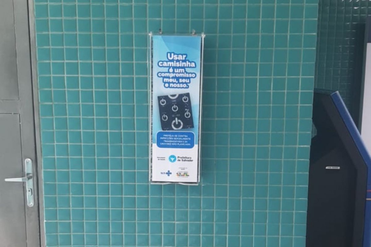 Estações do BRT passam a distribuir preservativos em Salvador