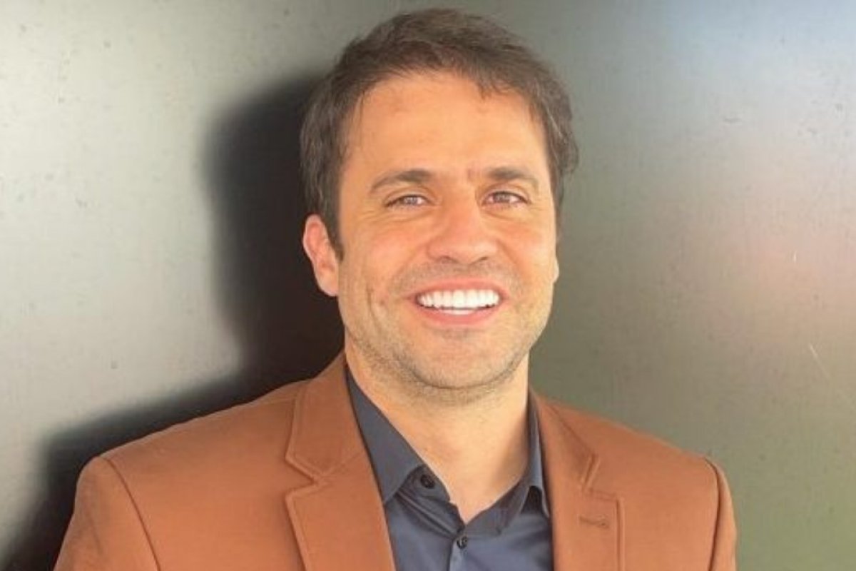 Justiça Eleitoral determina suspensão de perfis de Marçal nas redes sociais