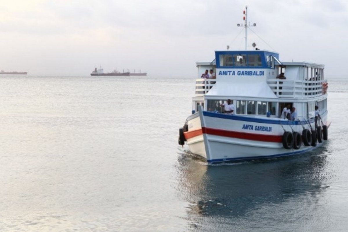 Travessia Salvador-Mar Grande opera com tranquilidade neste domingo (25)