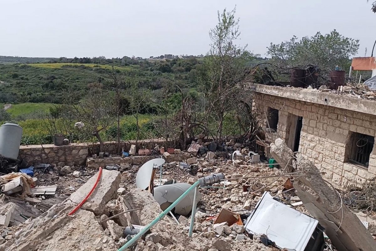 Israel bombardeia sul do Líbano, intercepta centenas de foguetes e diz ter evitado ataque maior do Hezbollah
