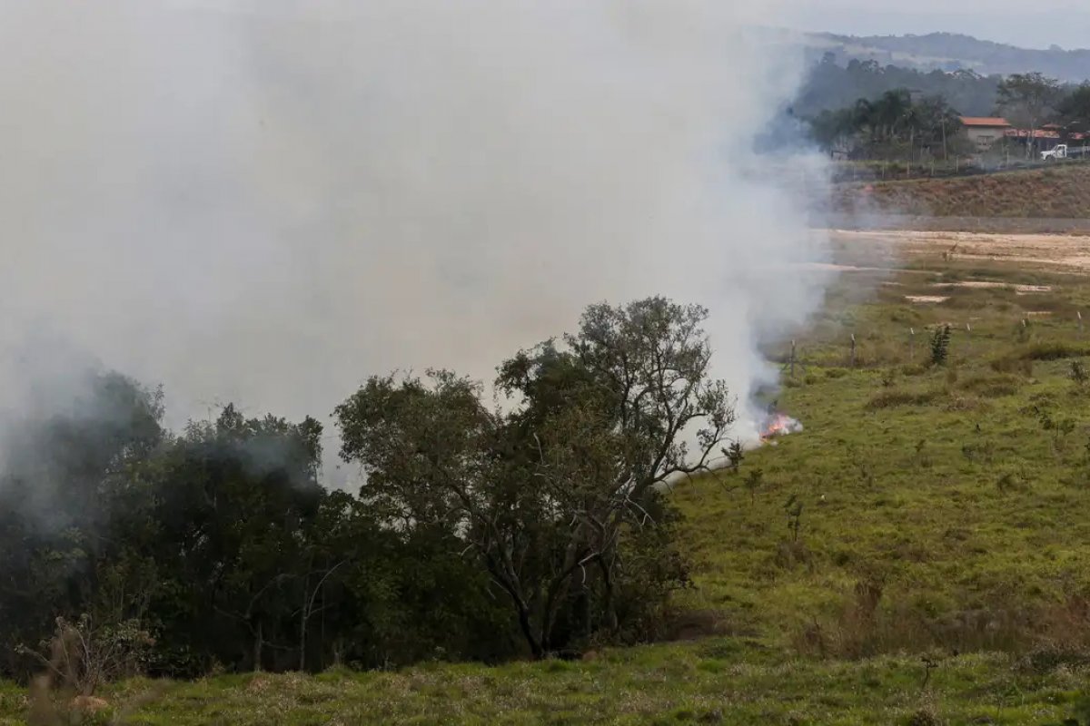 Ministério da Saúde divulga orientações para evitar exposição à fumaça e neblina