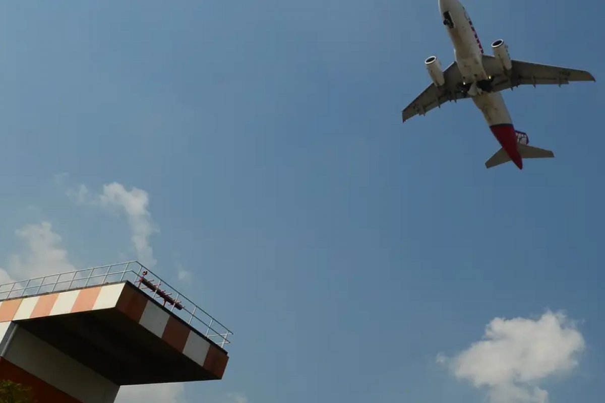 Setor aéreo diz que combustível limpo não é suficiente e mira alternativas para poluir menos