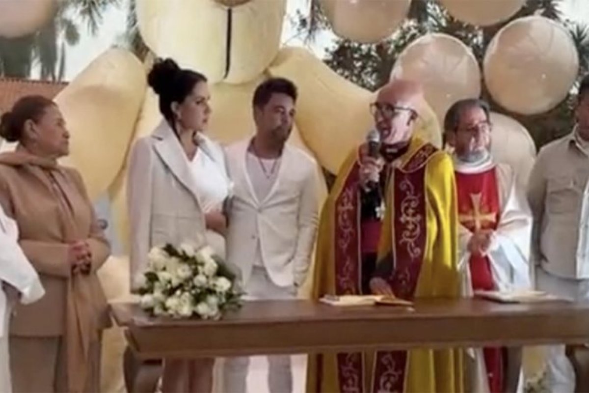 Zezé Di Camargo se casa com Graciele Lacerda durante o chá revelação!