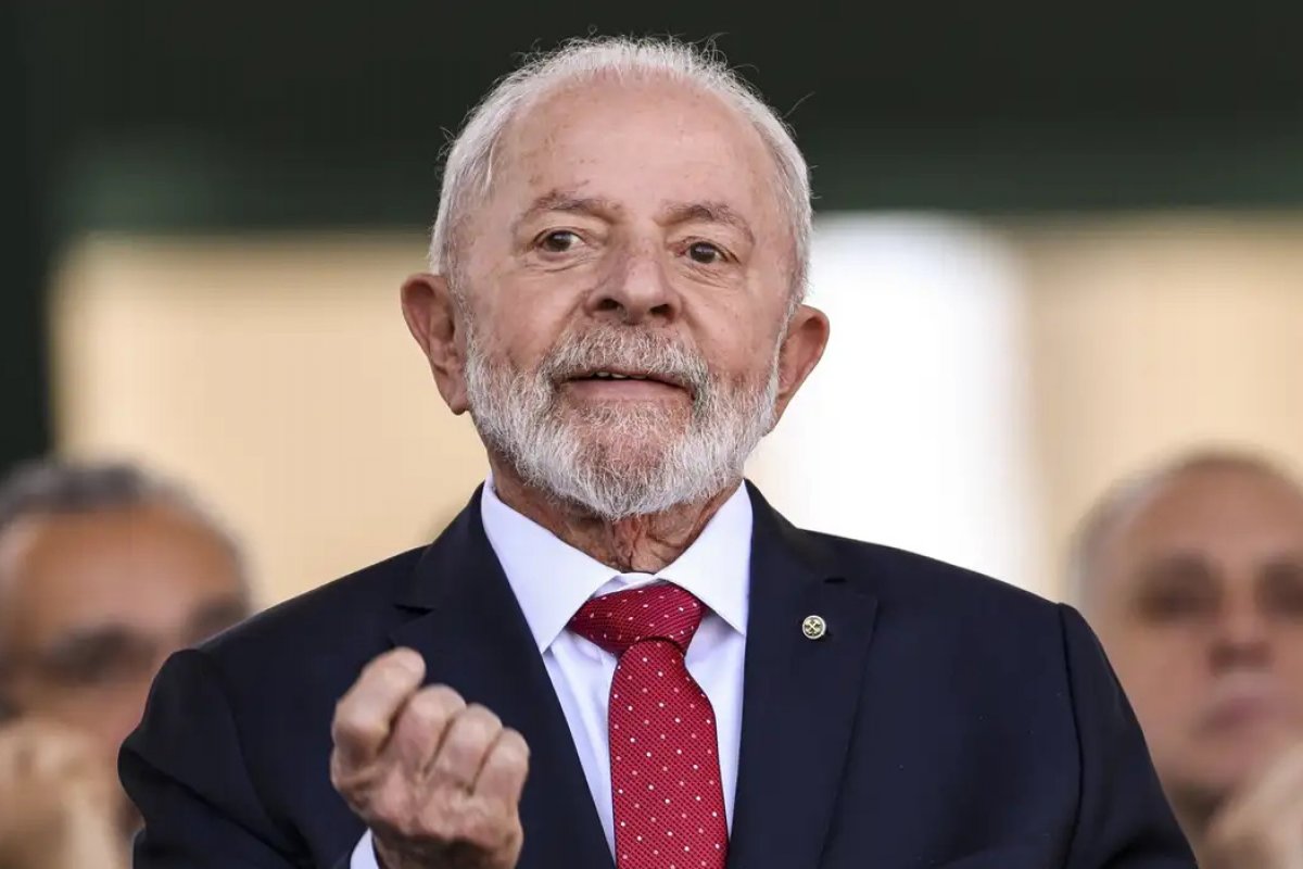 Lula afirma que privatização da Eletrobras foi "um crime de lesa pátria"