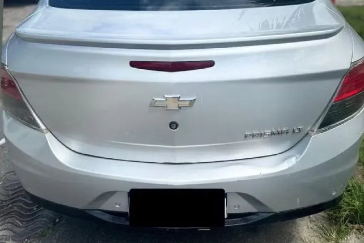 Homem com tornozeleira é preso com carro roubado após sair de fórum em Salvador