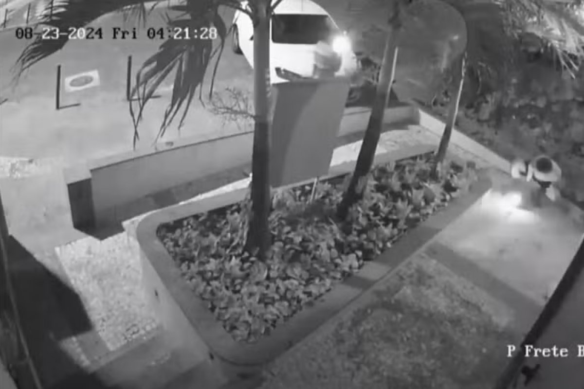 Músico tem carro arrombado e teclado furtado no Rio Vermelho, bairro de Salvador